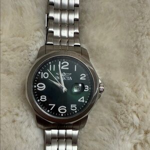 New without tag and original box!!! Invicta Silver Watch with Green Dial